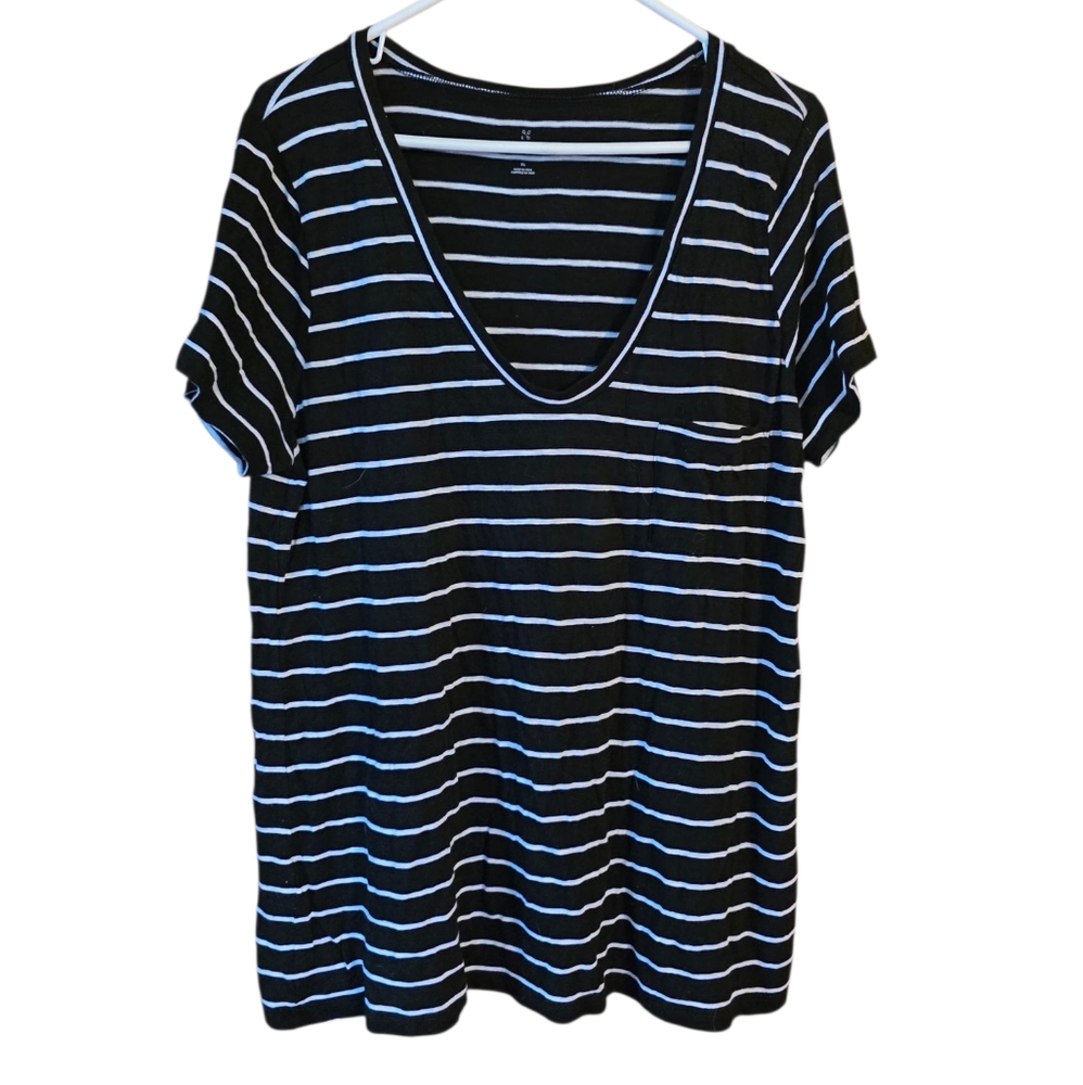 Casion Black and White Relaxed Tee